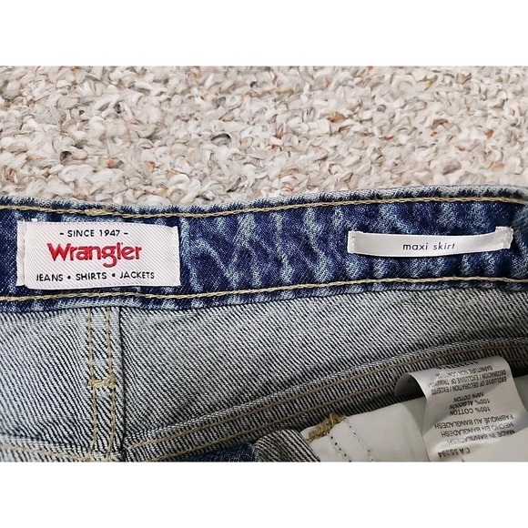 Wrangler Denim Maxi Skirt Size 6 Raw Hem Front Split NWT - Picture 6 of 15